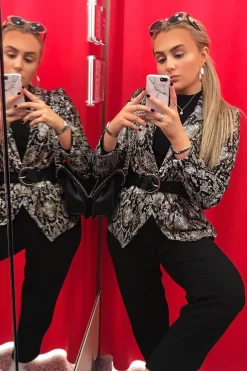 Rebellious Fashion Beige Snake Print Button Casual Blazer - Kamora
