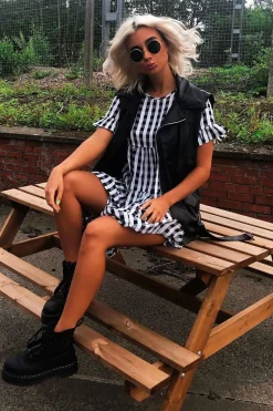 Rebellious Fashion Black White Green Check Tiered Smock Dress - Ossie