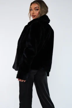 Rebellious Fashion Black Cropped Faux Fur Coat - Janara