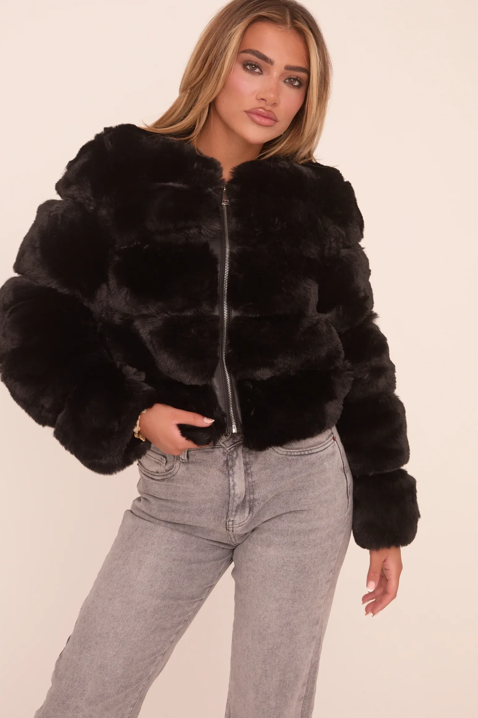 Rebellious Fashion Black Faux Fur Cropped Coat - Heaven