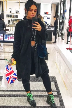 Rebellious Fashion Black Faux Fur Teddy Coat - Reegan