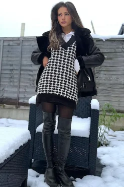 Rebellious Fashion Black Houndstooth Knit Vest - Hazel