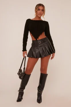 Rebellious Fashion Black Knit Asymmetric Hem Cropped Jumper - Prima