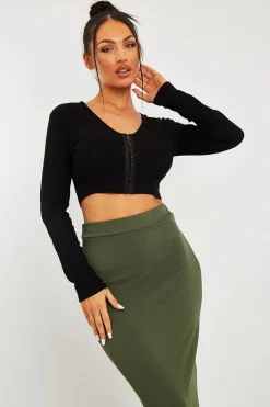 Rebellious Fashion Black Ribbed Hook Fastening Crop Top - Piper