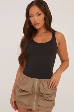 Rebellious Fashion Black Scoop Neck Basic Bodysuit - Conie