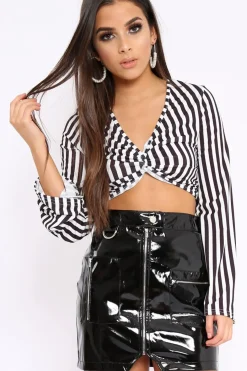 Rebellious Fashion Black Shiny PU Front Zip Skirt - Abida