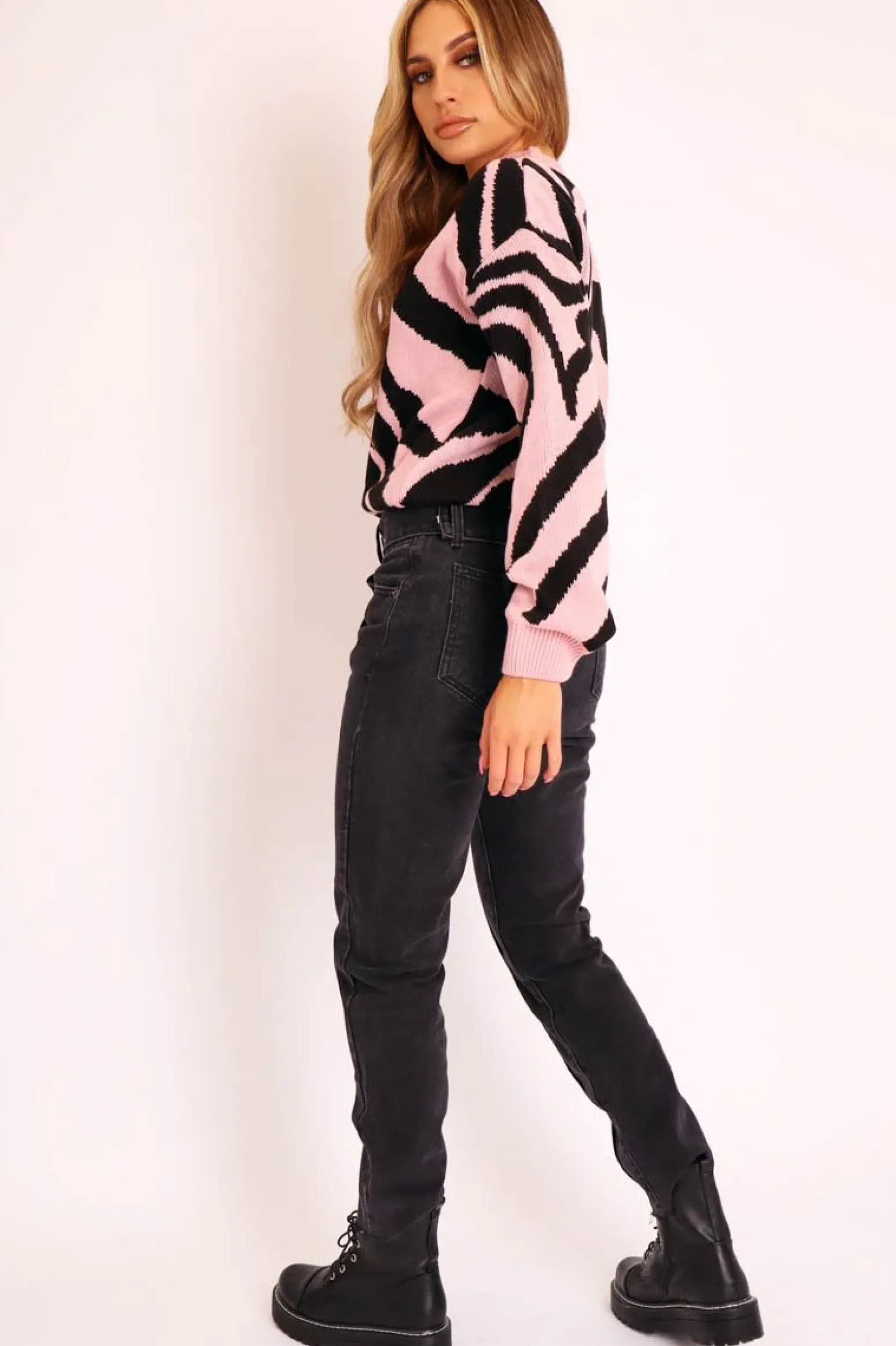 Rebellious Fashion Black Wash Belted Straight Leg Jeans - Crosley