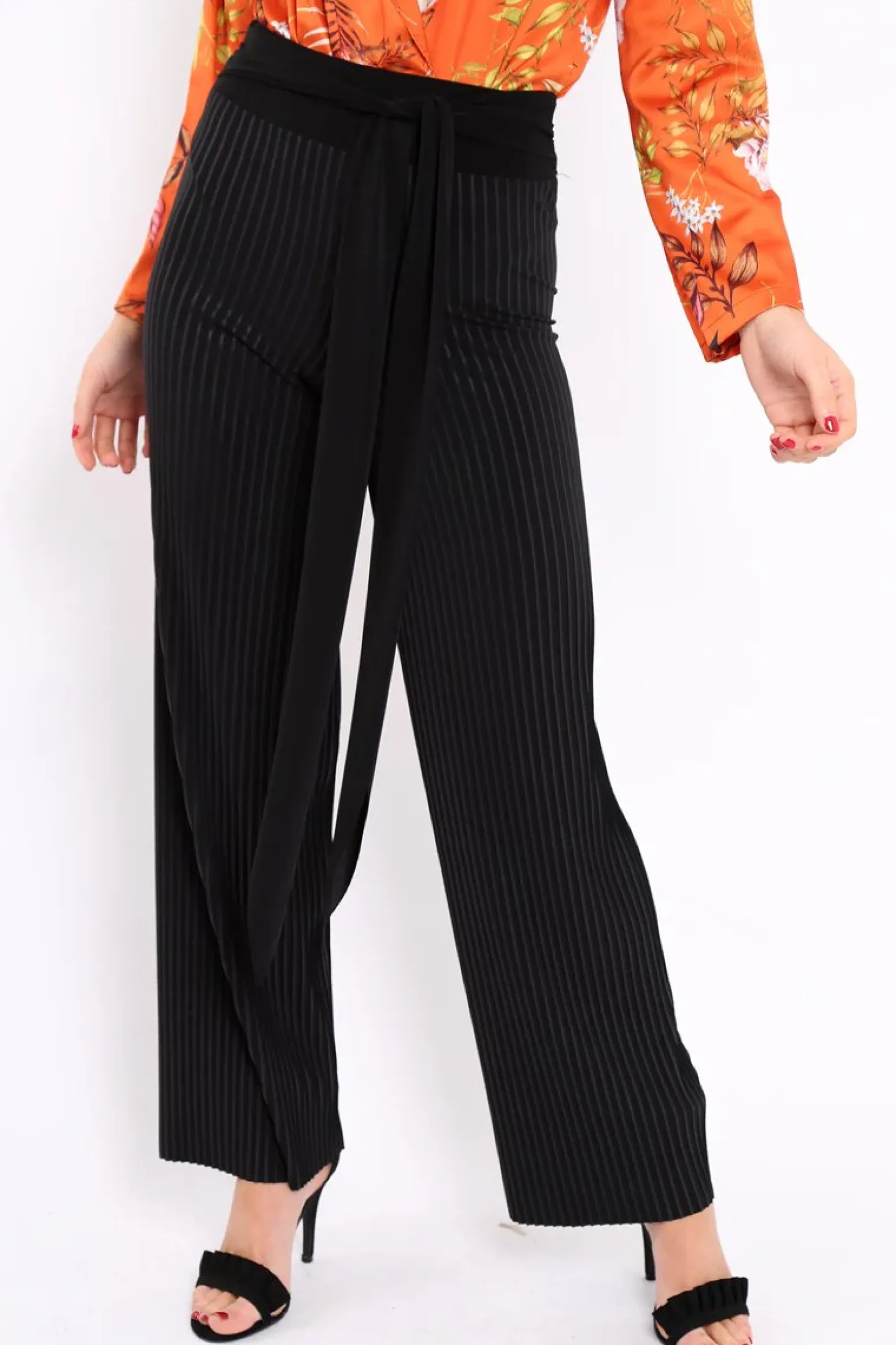 Rebellious Fashion Black Wide Legged Pleated Trousers - Chantel