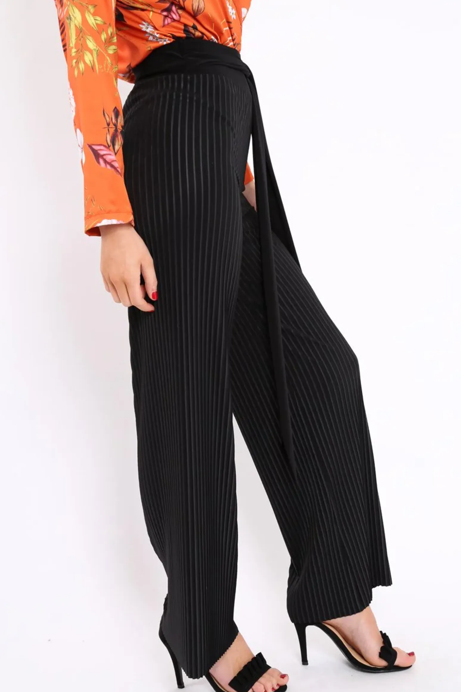 Rebellious Fashion Black Wide Legged Pleated Trousers - Chantel
