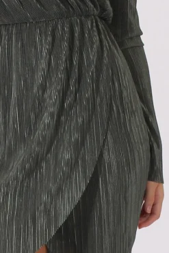 Rebellious Fashion Green Cross Over Pleated Dress - Blossom