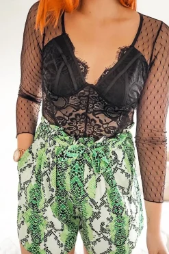 Rebellious Fashion Green Snake Print Paperbag Tie Shorts - Shy