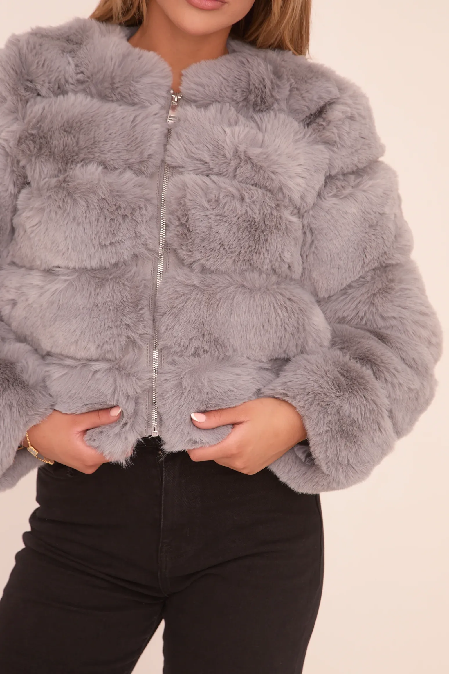 Rebellious Fashion Grey Faux Fur Cropped Coat - Heaven