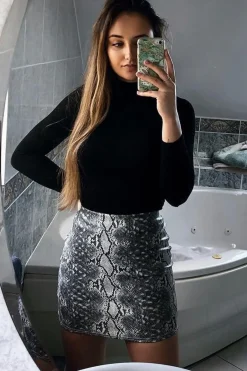 Rebellious Fashion Grey Snake Faux Leather Mini Skirt - Enisa