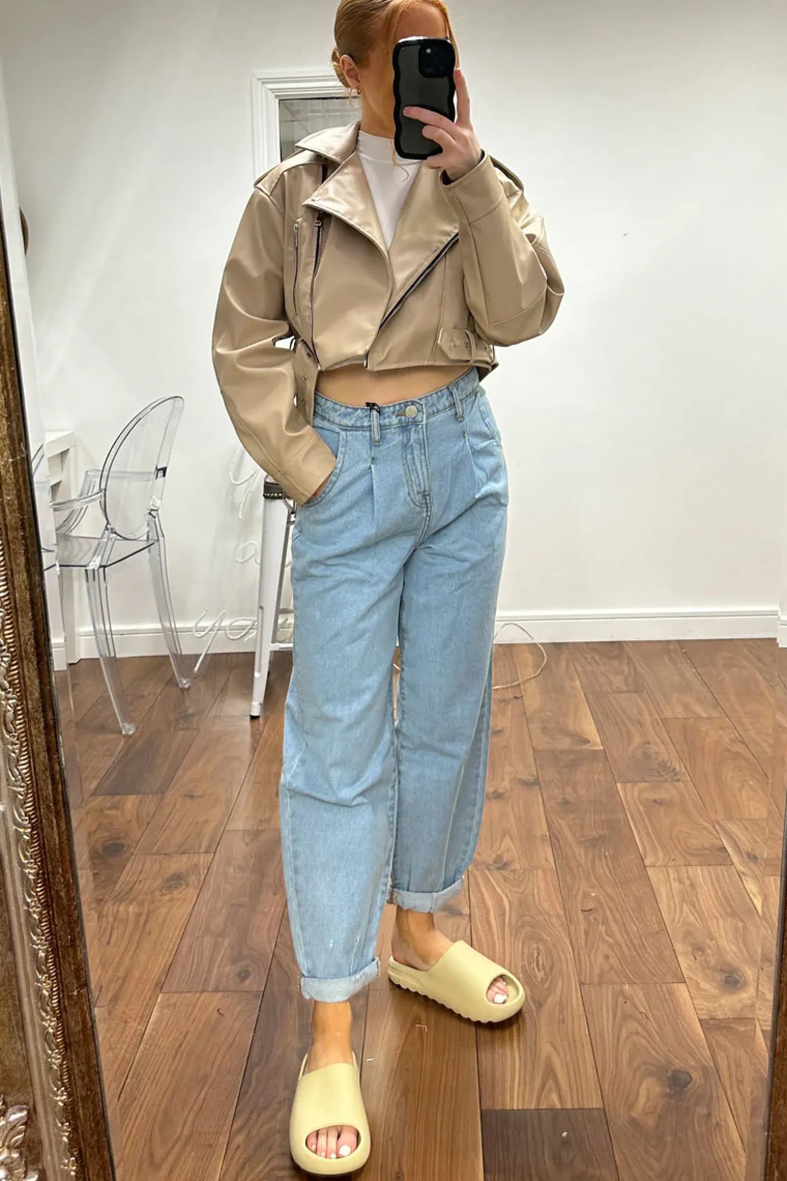 Rebellious Fashion Light Blue High Waist Turn Up Hem Mom Jeans - Karolina