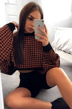 Rebellious Fashion Rust Hounds Tooth Cropped Batwing Jumper - Lizy