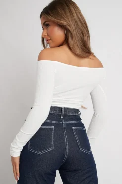 Rebellious Fashion White Off the Shoulder Long Sleeve Ruched Crop Top - Kali