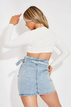 Rebellious Fashion White Ribbed Button Fastening Crop Top - Francia