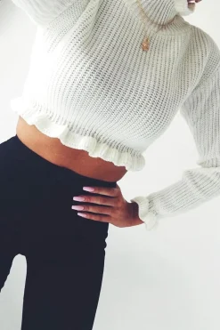 Rebellious Fashion White Ruffle Hem Chunky Knit Crop Jumper - Alannah