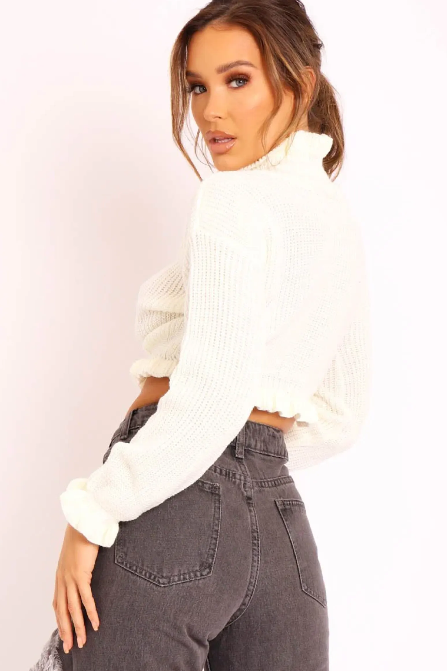 Rebellious Fashion White Ruffle Hem Chunky Knit Crop Jumper - Alannah