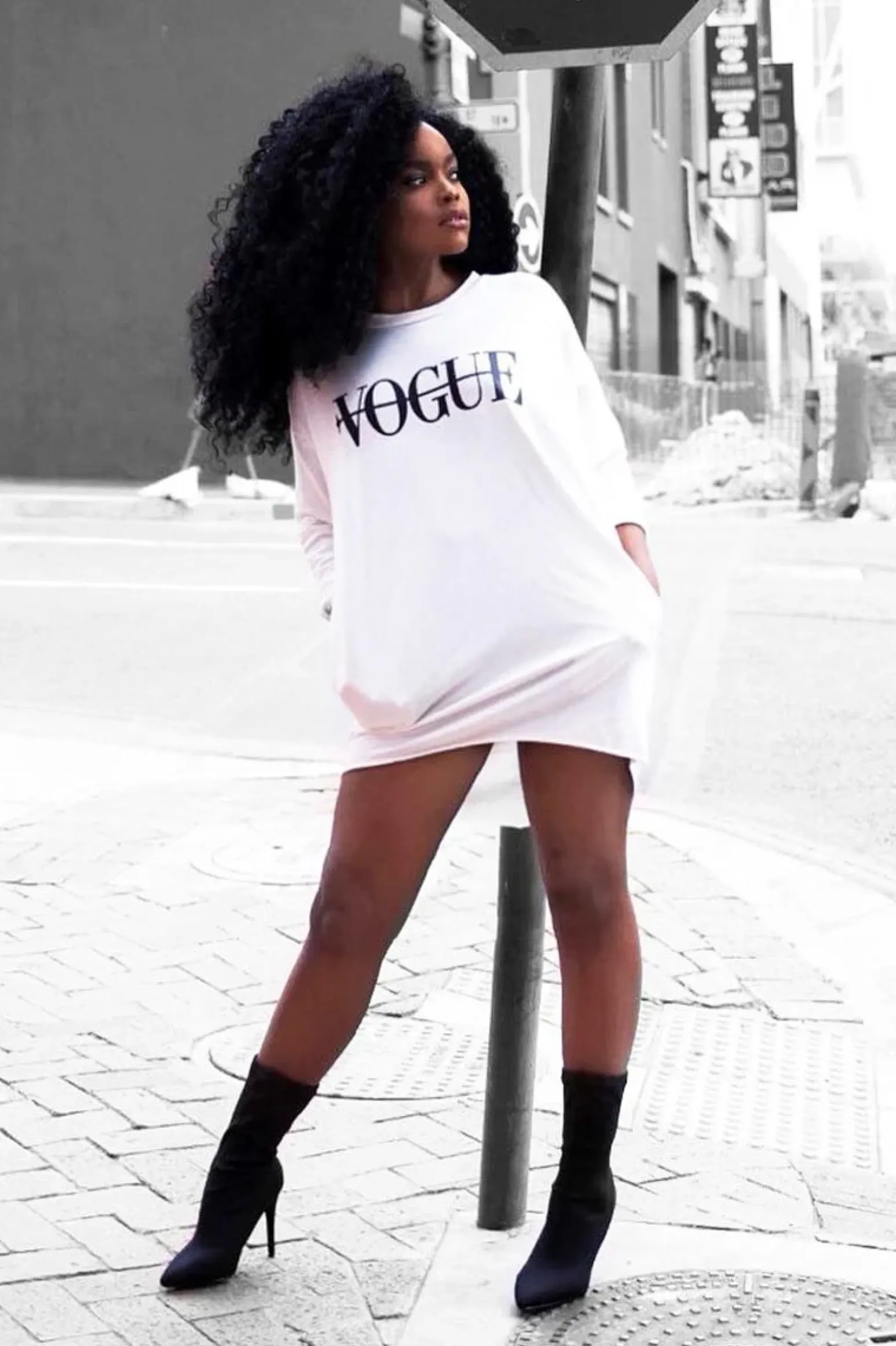 Rebellious Fashion White Vogue Slogan Oversized Jumper - Bray